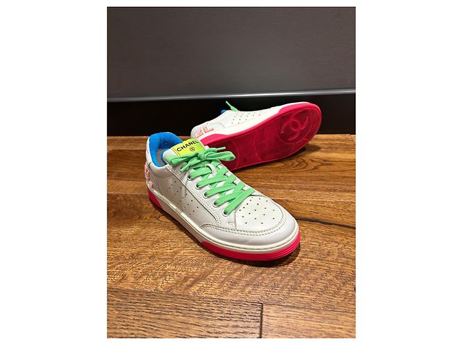 Sneakers Chanel in pelle bianca con dettagli neon Bianco Blu Verde Arancione - vista 8