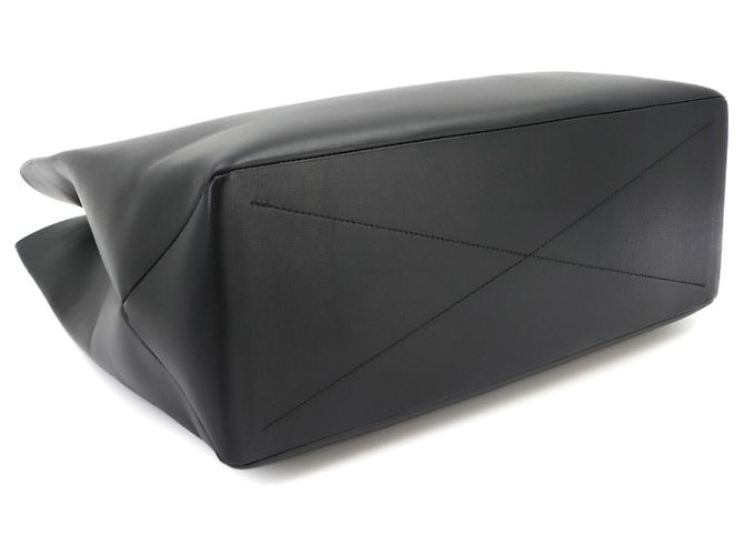 Louis Vuitton Shopper Tote MM in Black Leather - view 3