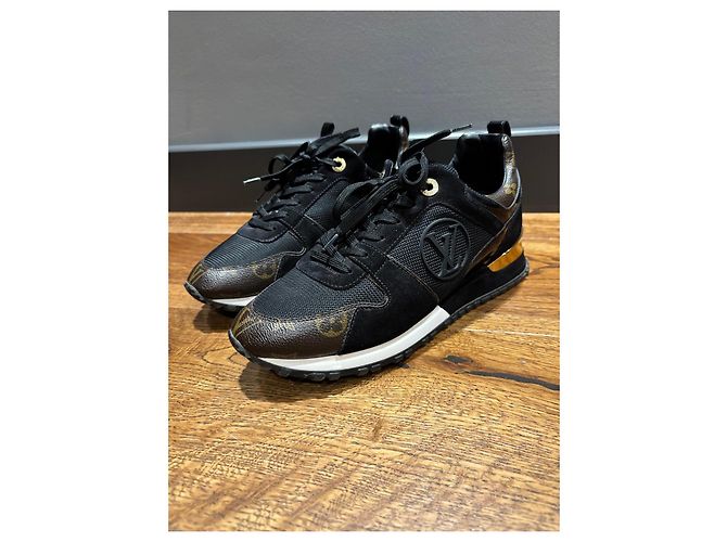 Sneakers Louis Vuitton Run Away Marrone Nero - vista 11