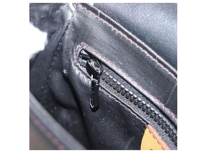 Céline Borsa a tracolla CELINE in pelle nera e oro Auth 199823 Nero D'oro - vista 22