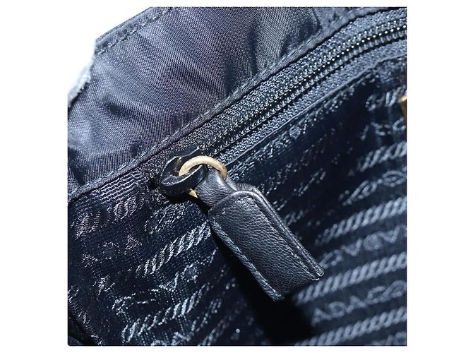 Borsa a tracolla con catena PRADA Nylon Nero Oro Auth 199857V D'oro - vista 25