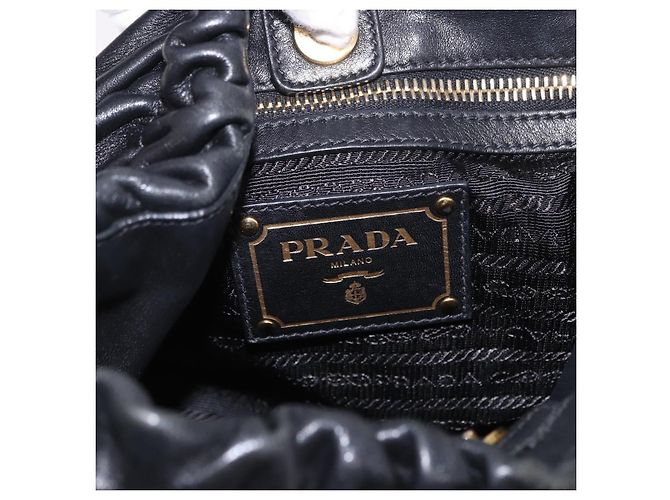 Borsa a tracolla PRADA in pelle nera e oro Auth am12560V Nero D'oro - vista 20