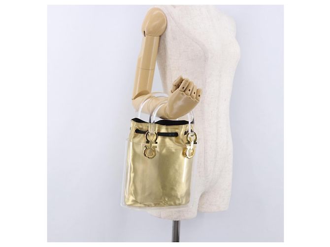 Borsa Salvatore Ferragamo Gancini in plastica trasparente e oro Auth 200065V D'oro - vista 25