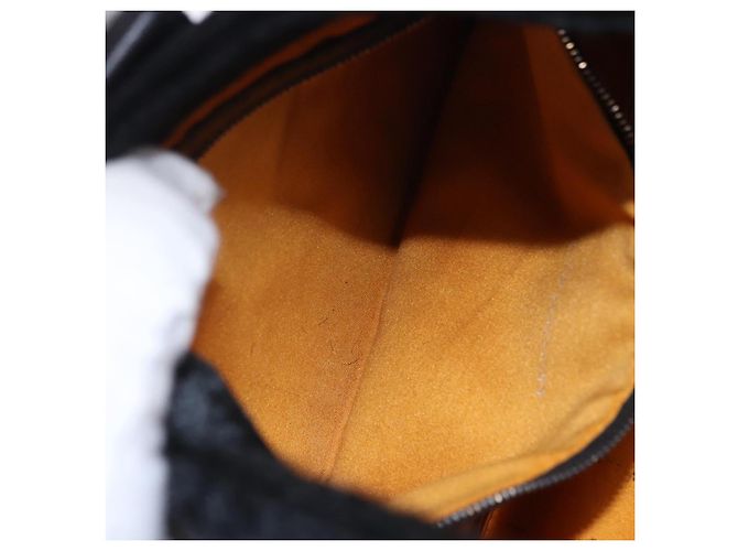Bolso de mano FENDI Mamma Baguette en cuero Harako Negro Plata Auth yk20770A - vista 28