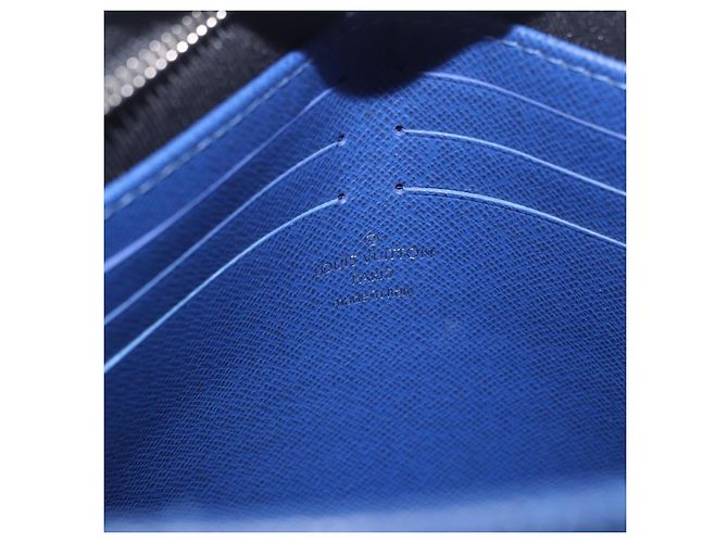 Borsa LOUIS VUITTON Tiger Lama Pochette Voyager MM Cobalt Blue M30423 Auth 199872M - vista 10
