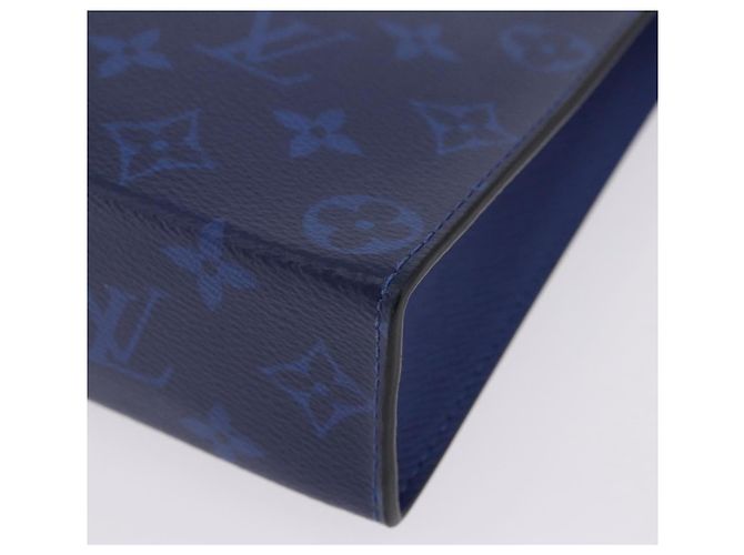 Borsa LOUIS VUITTON Tiger Lama Pochette Voyager MM Cobalt Blue M30423 Auth 199872M - vista 14