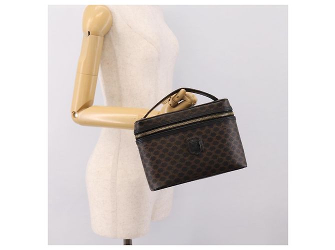 Céline Borsa a mano porta trucchi CELINE Macadam Canvas PVC Pelle Nero Oro Auth 199395 D'oro - vista 22