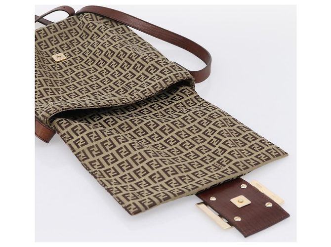 Borsa a tracolla FENDI Zucchino Canvas Mamma Baguette Beige Gold Auth ka5997A - vista 17