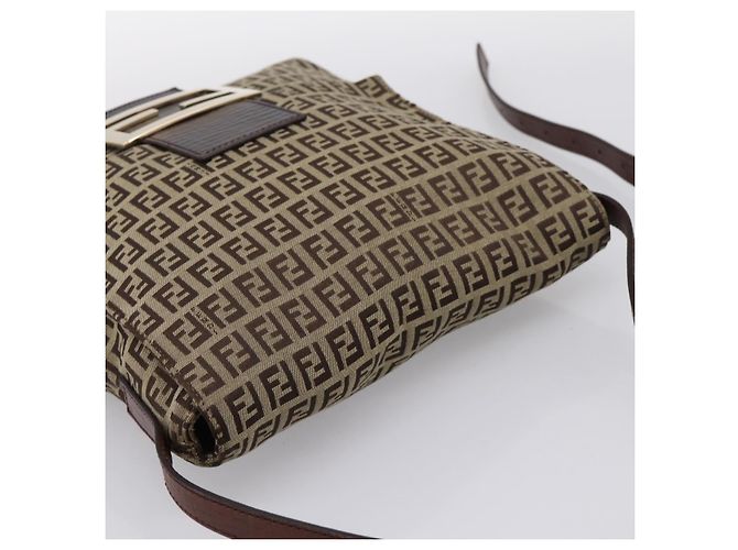 Borsa a tracolla FENDI Zucchino Canvas Mamma Baguette Beige Gold Auth ka5997A - vista 6
