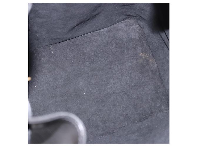Borsa a tracolla LOUIS VUITTON Epi Petit Noe Nera M44102 LV Auth 200543V Nero - vista 10