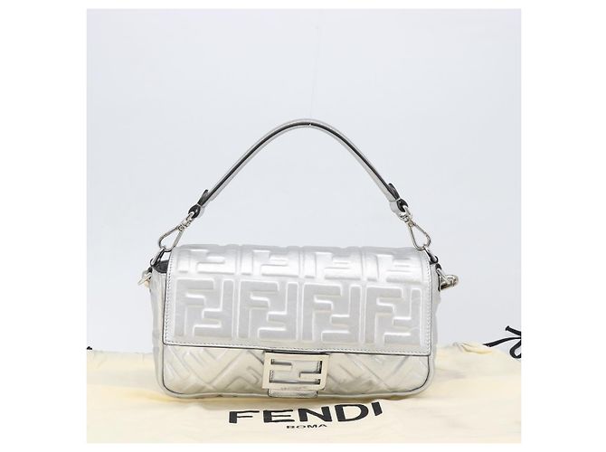 Borsa a spalla FENDI Zucca Mamma Baguette in pelle argento 8BR600 Auth yk20852SAM Prata - vista 12