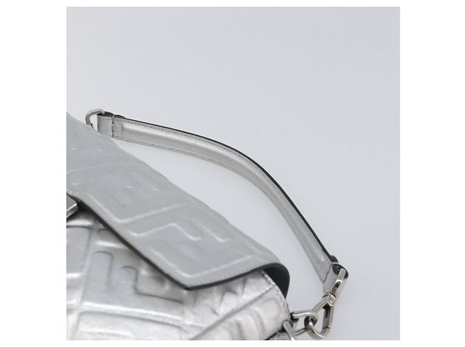 Borsa a spalla FENDI Zucca Mamma Baguette in pelle argento 8BR600 Auth yk20852SAM Prata - vista 14