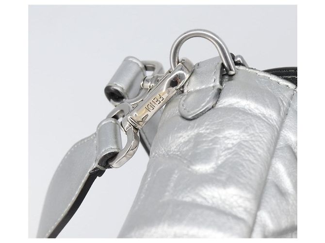 Borsa a spalla FENDI Zucca Mamma Baguette in pelle argento 8BR600 Auth yk20852SAM Prata - vista 9