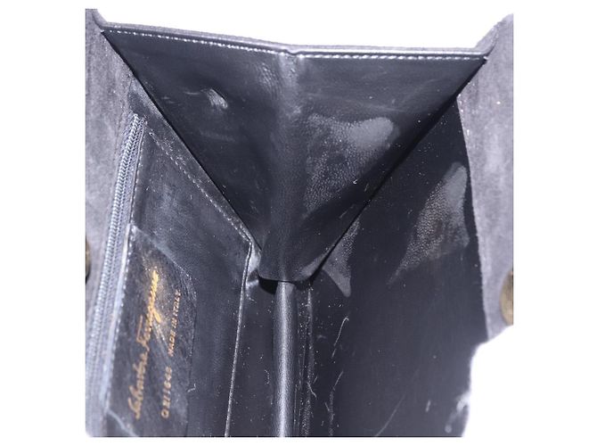 Borsa Salvatore Ferragamo in camoscio nero e oro Auth SW2667V - vista 17