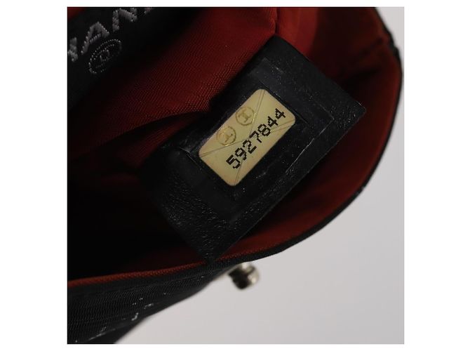 Borsello da vita CHANEL Travel Line in nylon nero e argento CC Auth 198646A - vista 10