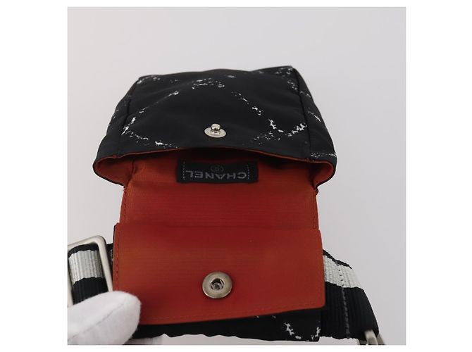 Borsello da vita CHANEL Travel Line in nylon nero e argento CC Auth 198646A - vista 20