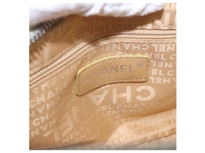 Borsa a mano CHANEL in pelle bianca e argento CC Auth 200073V Bianco - vista 17