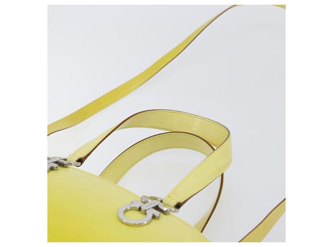 Borsa Salvatore Ferragamo Gancini in pelle 2way Giallo Argento Auth 196351 - vista 14