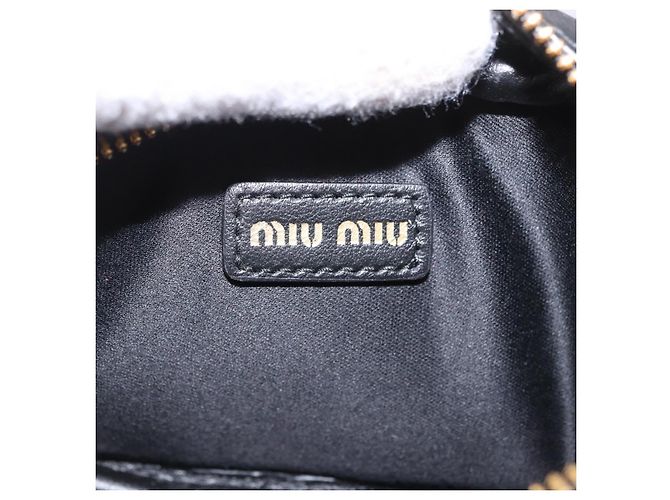 Pouch Miu Miu Beau in pelle nera e oro Auth 202103M Nero D'oro - vista 10