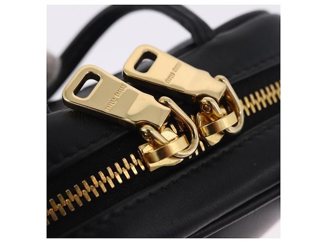 Pouch Miu Miu Beau in pelle nera e oro Auth 202103M Nero D'oro - vista 9