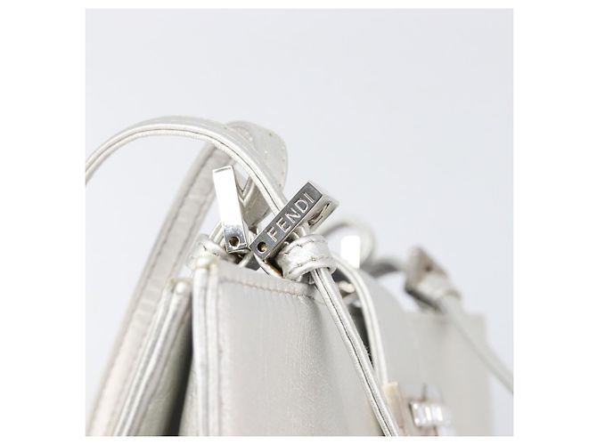 Borsa a mano FENDI Mamma Baguette in pelle argento Auth 199212SAV - vista 17