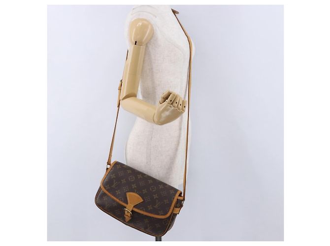 LOUIS VUITTON Monogram Sologne Shoulder Bag M42250 LV Auth ka5982V Monogramma - vista 25