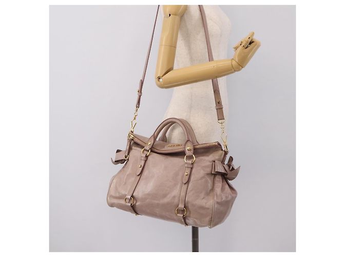Sac à main Miu Miu Vitellolux en cuir 2way Gris Or Auth 202277M Marron Doré - vue 26