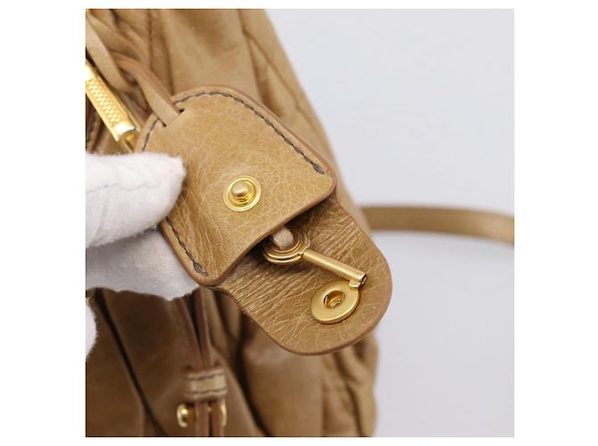 Sac à main Miu Miu Vitellolux Matelassé en cuir 2 voies Marron Ton Or Auth 202111V - vue 10