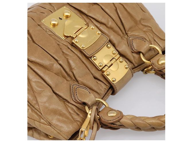 Sac à main Miu Miu Vitellolux Matelassé en cuir 2 voies Marron Ton Or Auth 202111V - vue 6