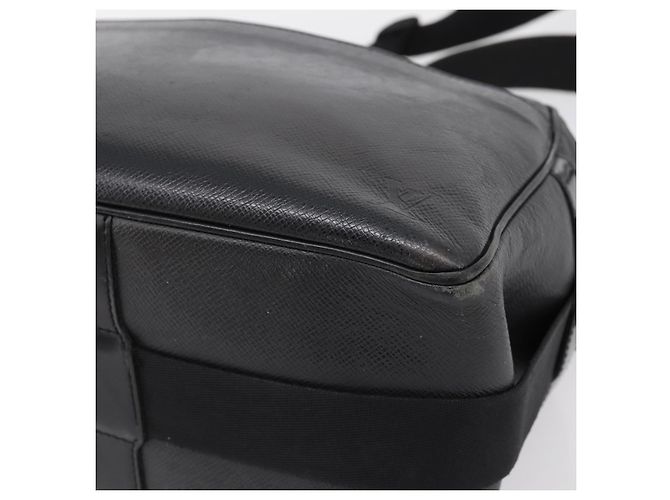 Borsa a tracolla LOUIS VUITTON Taiga Reporter PM Ardoise M30152 LV Auth ka6020 Grigio - vista 14