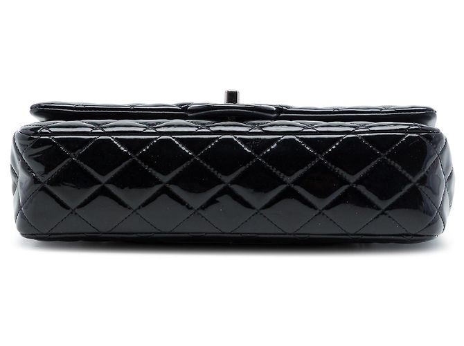 Borsa a tracolla Chanel Medium Classic Double Flap in vernice nera Nero - vista 3