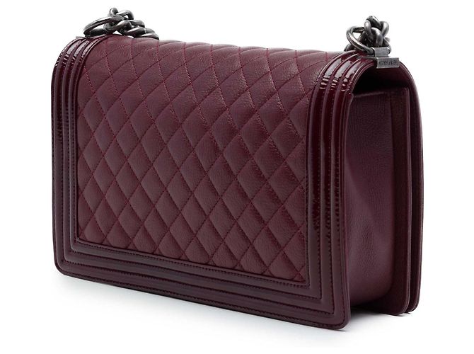 Borsa a tracolla Boy Flap Chanel Medium in pelle di capra trapuntata e vernice rossa Rosso - vista 2