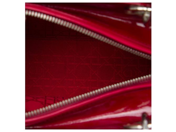 Lady Dior Medium Satchel aus rotem Lackleder Cannage - Ansicht 4