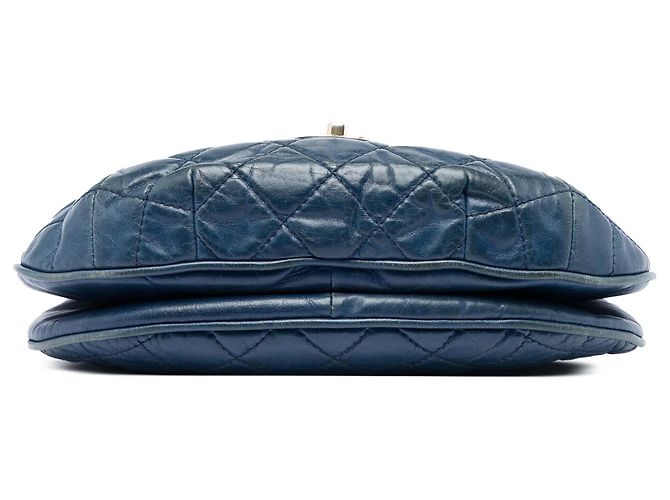 Borsa a tracolla Chanel Medium Quilted Glazed Calfskin Bubble CC Flap Blu - vista 3