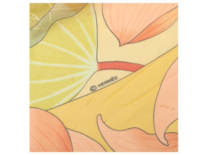 Foulard in seta mousseline Hermès Fleurs De Lotus Giallo 90 - vista 3