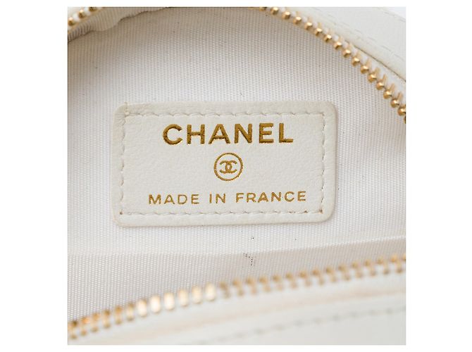 Clutch rotonda Chanel CC Chevron in shearling bianco con catena e tracolla - vista 5