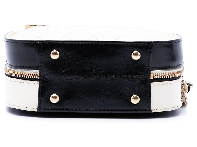 Borsa Vanity Satchel Chanel Small CC Matelassé in Vitello Stropicciato Bianca Bianco - vista 3