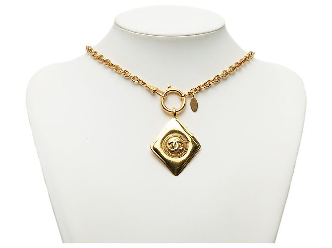 Collana con pendente Chanel CC placcata oro a forma di diamante D'oro - vista 6