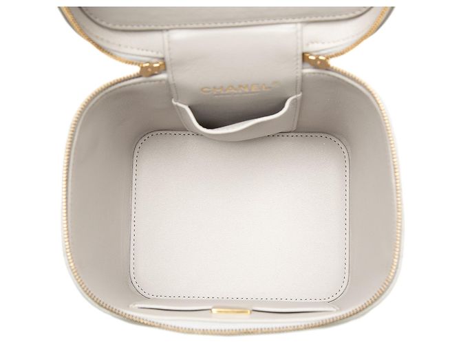 Small Vanity Case Chanel CC Caviar Grigio con Manico e Catena - vista 4