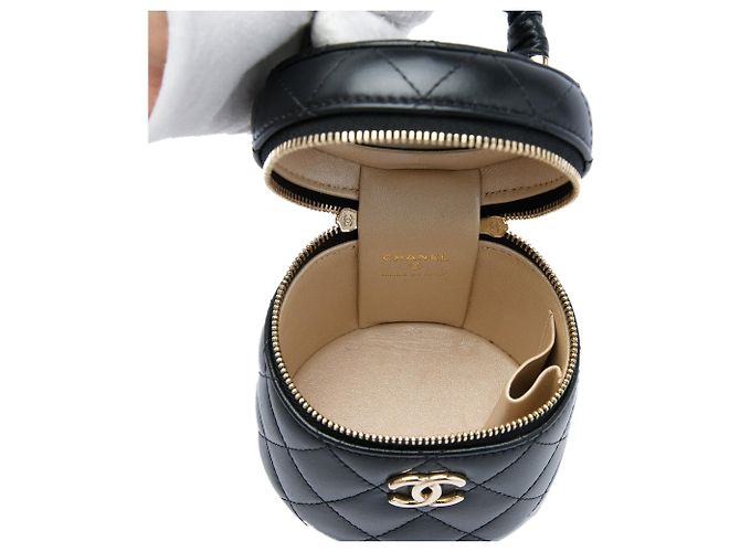 Black Chanel Mini Quilted Lambskin Vanity Case mit gerafftem Griff Schwarz - Ansicht 4