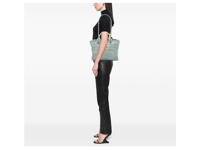 Borsa Chanel Deauville Small in denim blu - vista 6