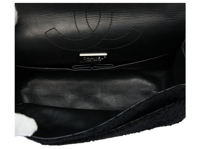 Borsa a tracolla Chanel Reissue 2.55 Double Flap 225 in lana bouclé nera Nero - vista 4