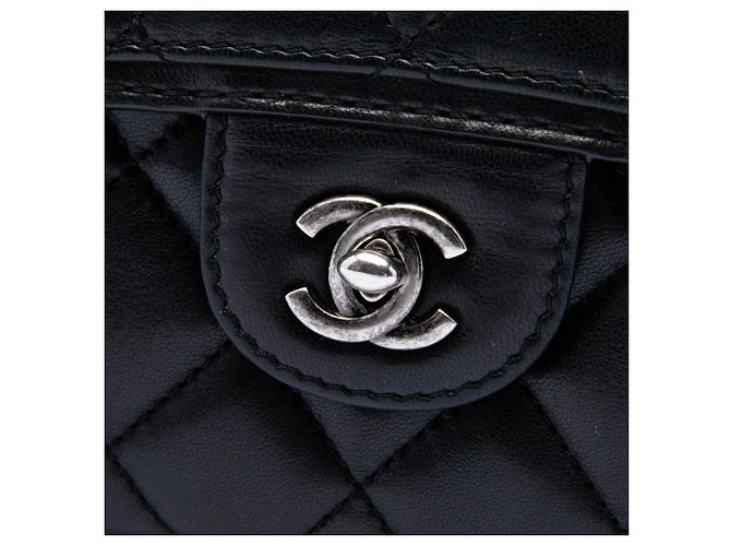 Borsa Crossbody Chanel Small Quilted Lambskin Citizen Zip Flap Nera Nero - vista 5