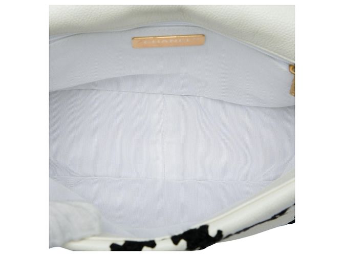 Borsa Chanel 19 Flap Satchel Medium in pelle di vitello crochet bianca Bianco - vista 4
