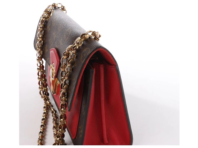 Louis Vuitton Victoire Monogram Canvas Crossbody Bag in Brown x Red M41731 Rot - Ansicht 4
