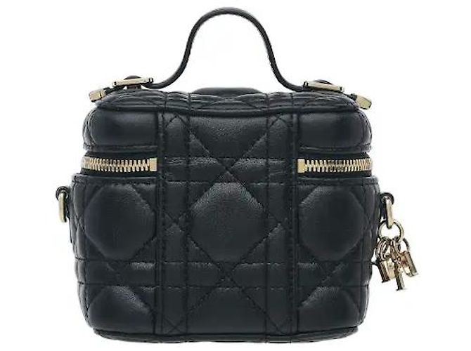 Dior Realizzato in un materiale dalla robusta durata, si caratterizza per la resistenza a macchie e graffi anche con l'uso quotidiano. Vanta una silhouette compatta in micro size, e l'interno Nero - vista 2