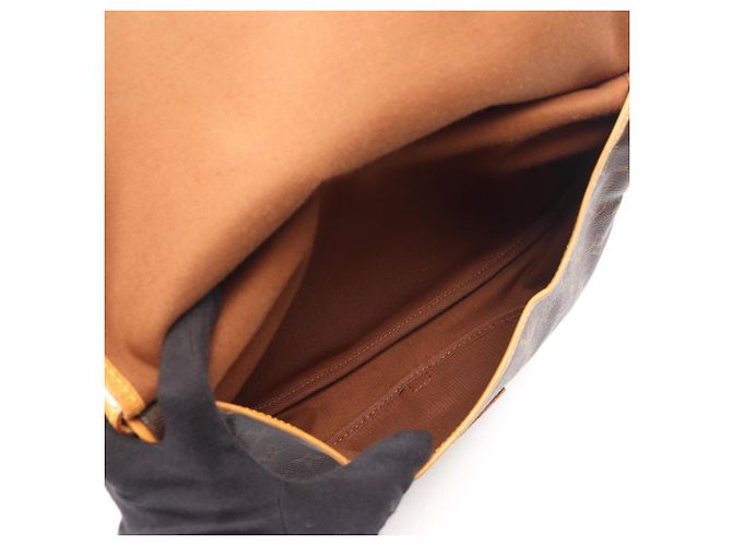 Borsa a tracolla Louis Vuitton Saumur 30 Monogram Marrone - vista 3