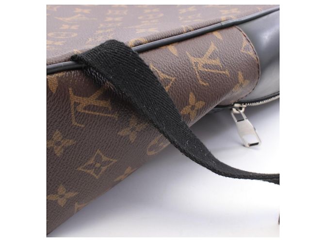 Zaino/Borsa Louis Vuitton Josh Marrone Nero Monogramma - vista 10