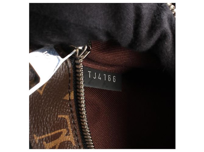 Zaino/Borsa Louis Vuitton Josh Marrone Nero Monogramma - vista 5