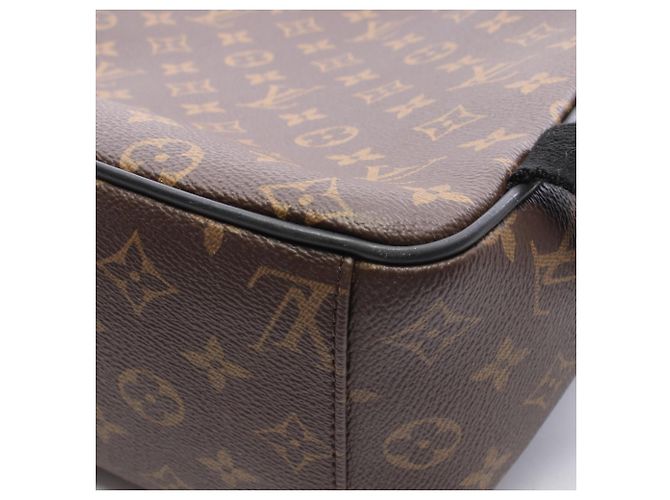 Zaino/Borsa Louis Vuitton Josh Marrone Nero Monogramma - vista 9